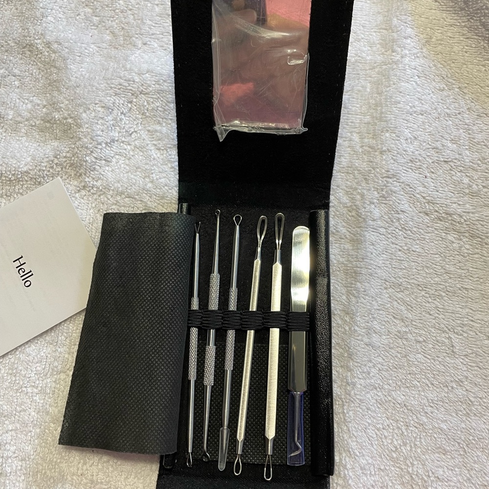 Estuche de instrumentos para tratar los puntos negros y barros en el cutis